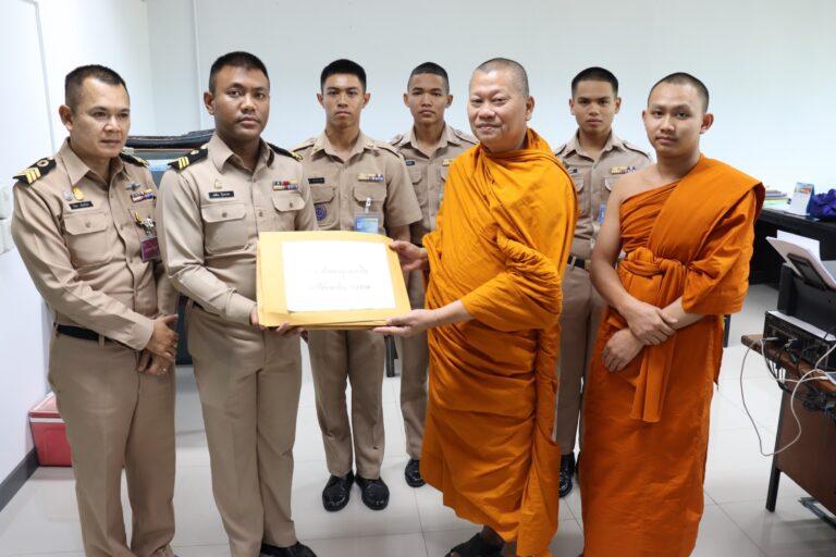 พระสอนศีลธรรมในโรงเรียน
